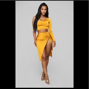 Looking amazing skirt set